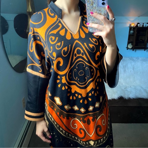 1970s Handmade Vintage Groovy Patterned Bell Sleeve Kaftan Dress - Picture 1 of 16